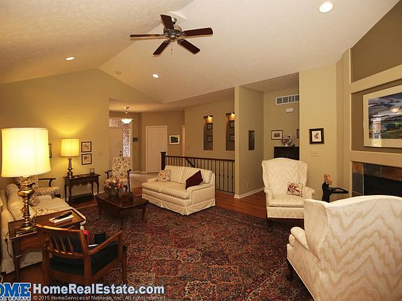 3rd image of 7528 Kentwell Ln