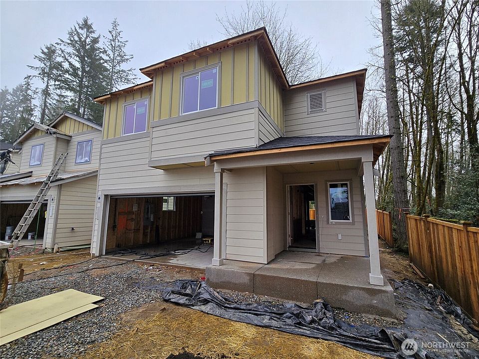 1st image of 520 Alocasia Street NE
