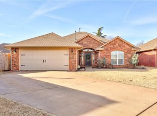 11020 SW 7th Cir, Yukon, OK 73099