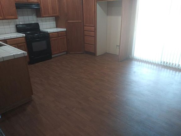 5th image of 15549 2nd St