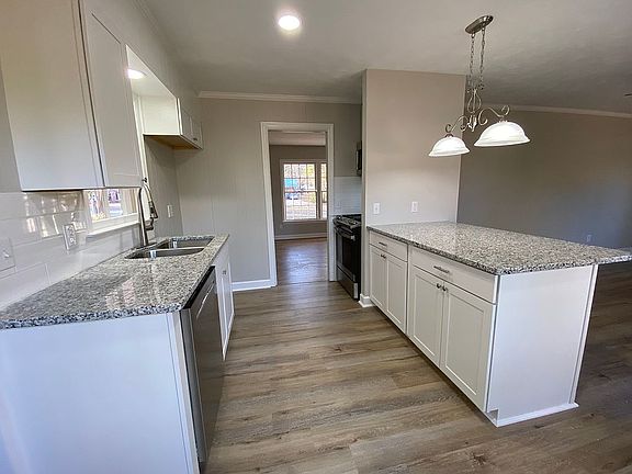 5th image of 2404 S Rosemary Ave