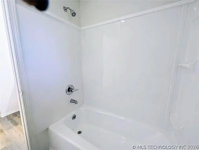 121 W Jefferson Pl — Photo 14