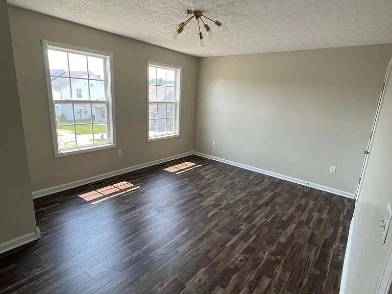 111 Calumet Ct — Photo 10
