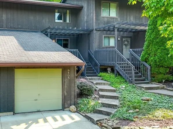 9405 Sherman Ln #326, North Royalton, OH 44133