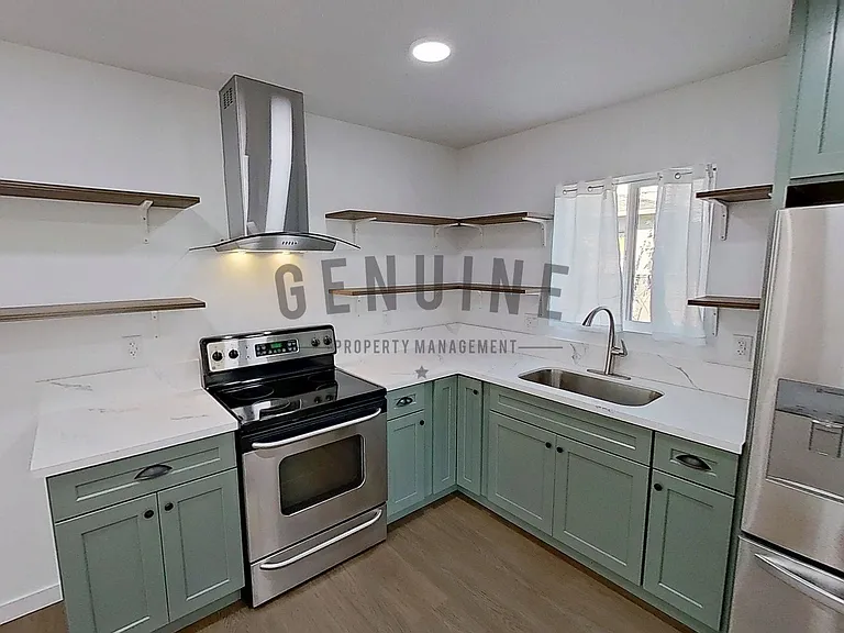 8134 Poinsettia Dr #B — Photo 5
