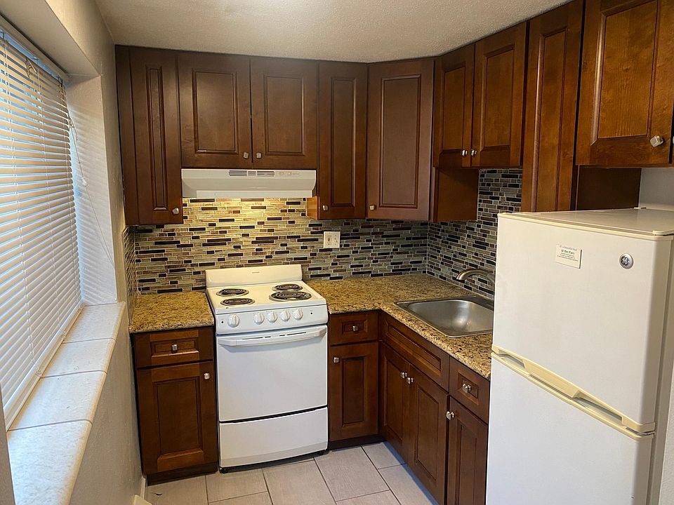 1st image of 1550 Detroit St #101