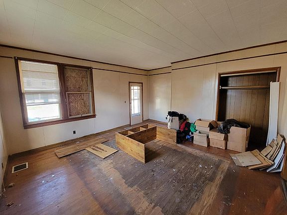 5th image of 223 Elm St Lot 192