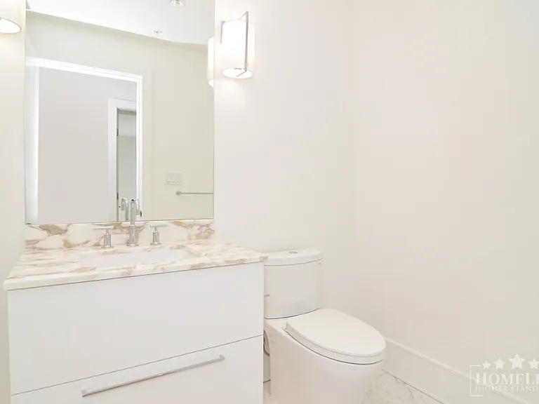 1500 Martin St #1306 — Photo 17