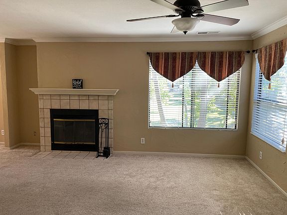 2nd image of 185 Del Monte Ln