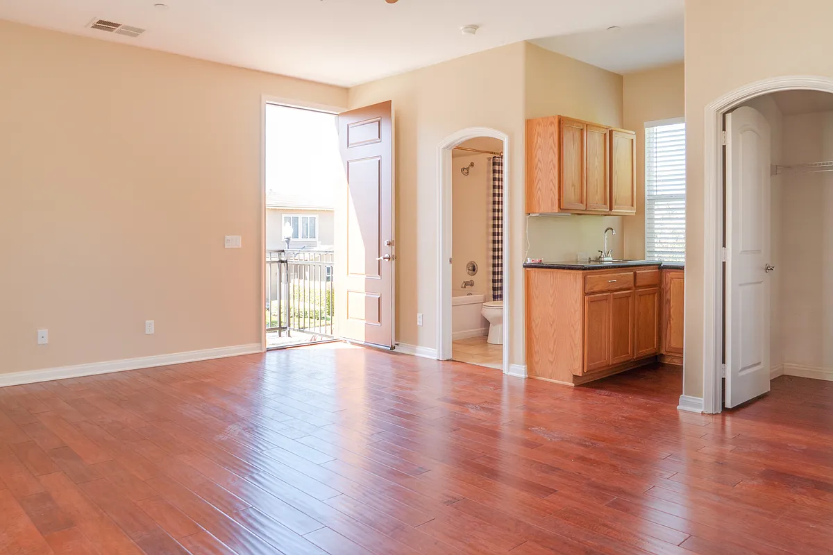 Building Photo - 329 Kiawah River Dr #A