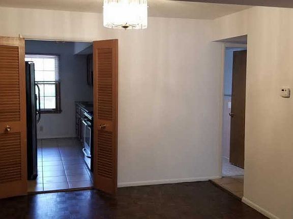 5th image of 620 Broadmoor Dr