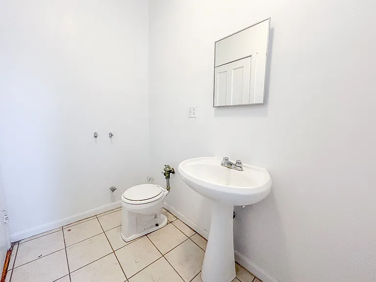 1330 W Estes Ave #3N — Photo 8