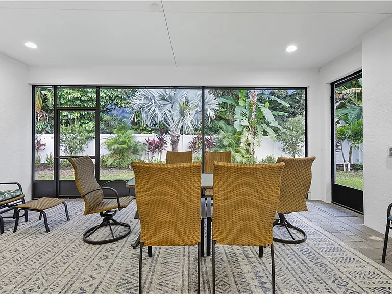 9530 Seagrape Dr — Photo 18