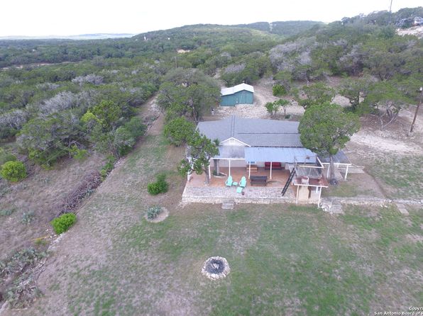 13812 Park Road 37, Lakehills, TX 78063