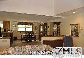 LIVING/DINING AREA