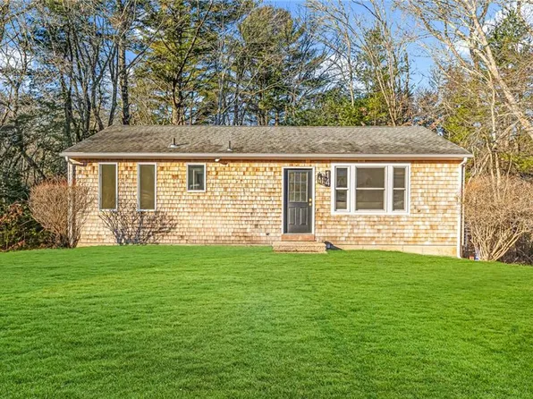 14 Tarpon Ln, Charlestown, RI 02813