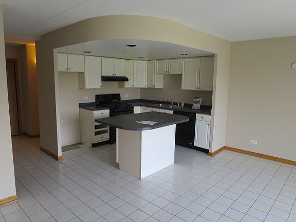 4th image of 5460 W Higgins Ave APT 201