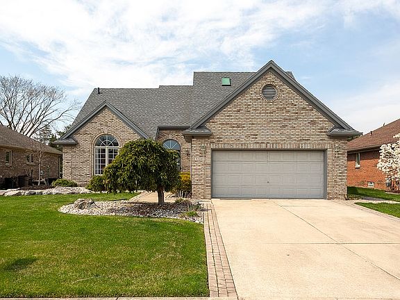 2nd image of 53245 Elysia Dr