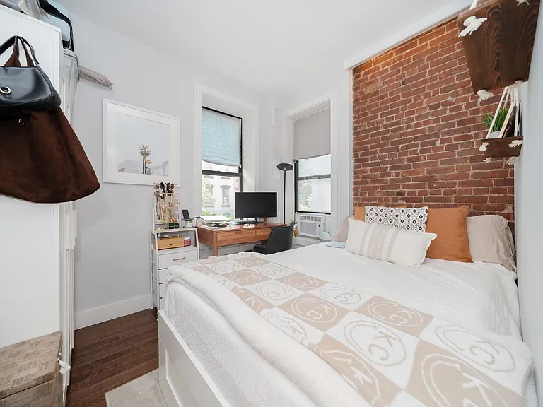 364 W 53rd St #2R — Photo 4