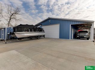 17113 Chalet Dr, Bellevue, NE 68123