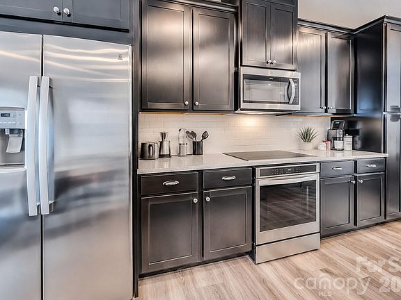 4th image of 3019 Jolene Ct