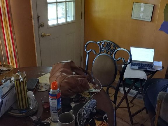 4th image of 219 Oakdale Ave