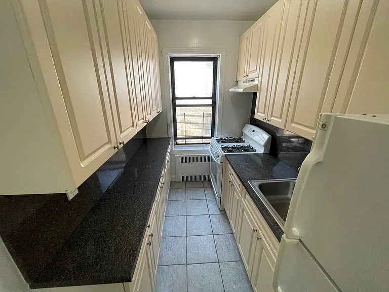 36-19 167th St #6K — Photo 2