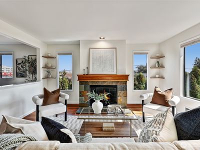 9407 Linden Ave N #B, Seattle, WA, 98103