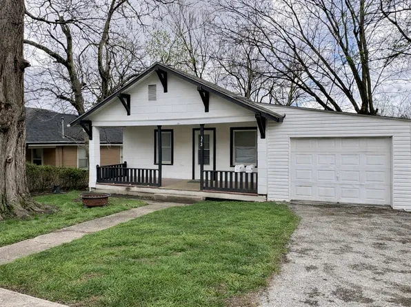 572 1/2 S Crescent Ave, Independence, MO 64053