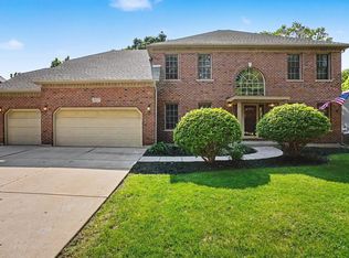 205 Willowwood Dr, Oswego, IL 60543