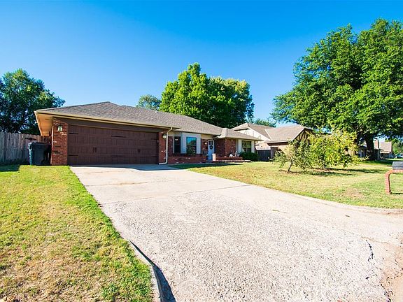 2nd image of 2105 Bonnycastle Ln