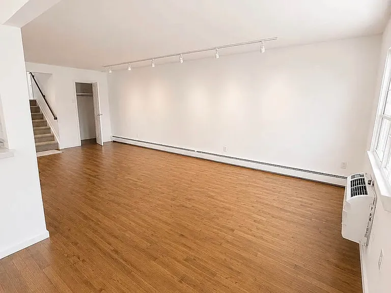 89-06 Doran Ave #2F — Photo 6