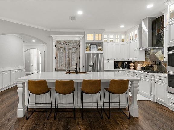 3rd image of 308 Stone Chase Ct