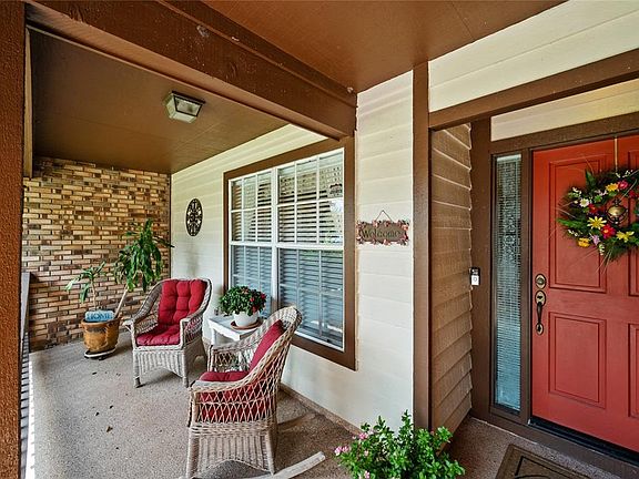 3rd image of 638 WHITE RIVER DRIVE