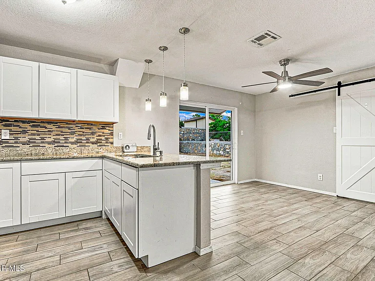 11524 Meadowbrook Dr — Photo 12