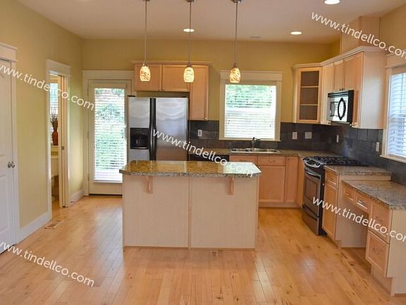 3rd image of 5211 SW Shattuck Rd