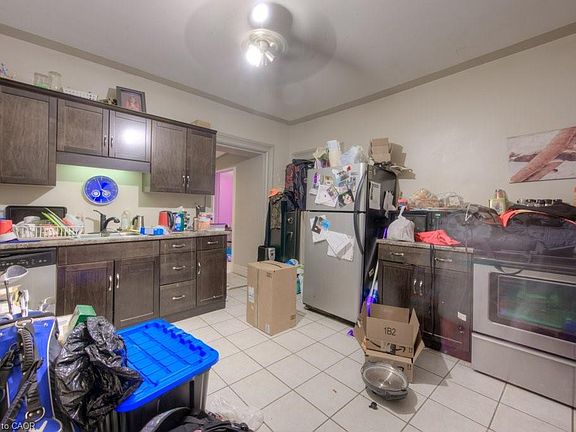 3rd image of 66 Eagle Ave
