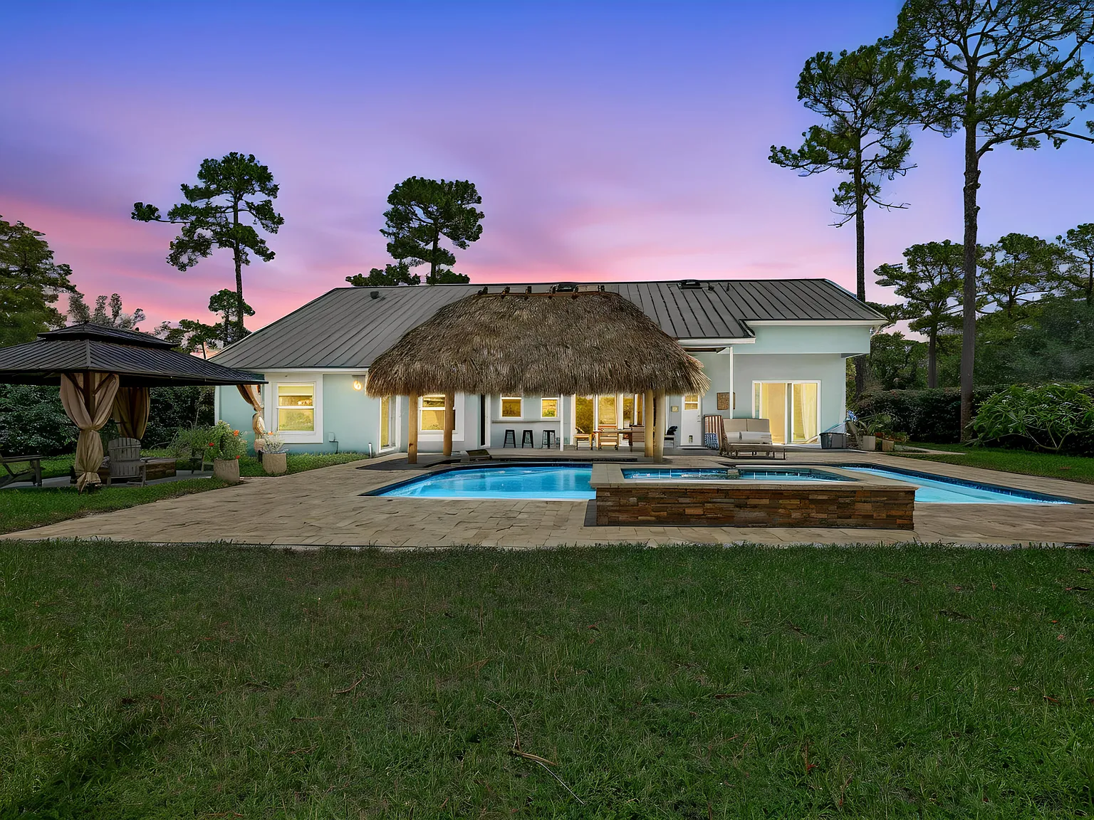 4 bed, 3.0 bath, 2581 sqft, $13,000 — Photo 2