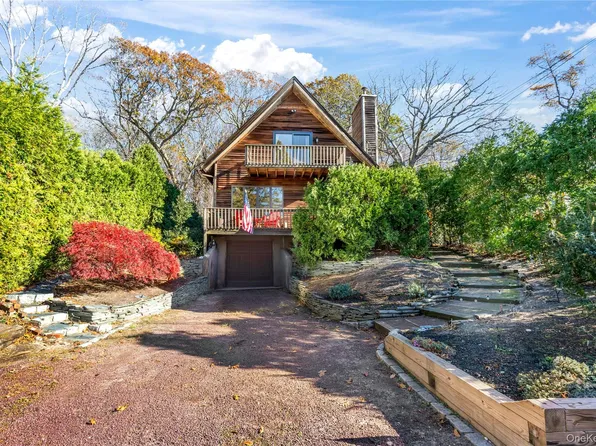 8 Hill Drive, Riverhead, NY 11901