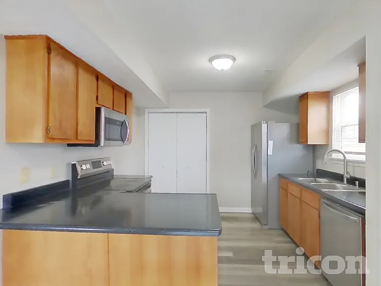 4244 Village Trace Dr — Photo 6