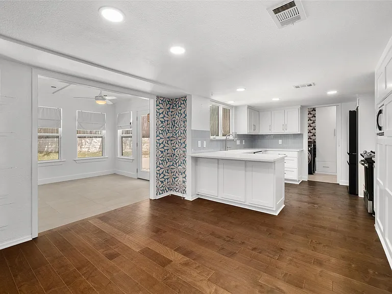 7602 Banpass Ln — Photo 9