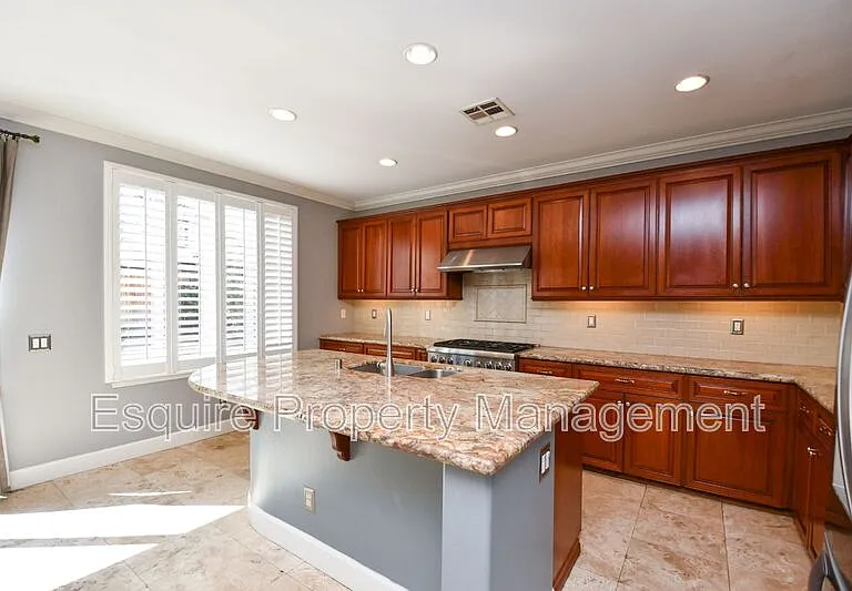 1763 Alta Vista Pl — Photo 7
