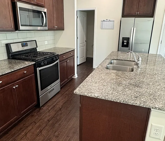 1715 Clayfire Dr — Photo 5