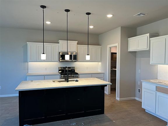 4th image of 18017 Sunny Stone Ct