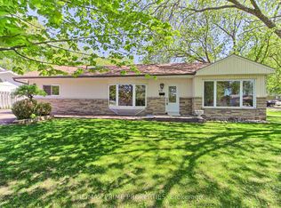 63 Ruta Cres, Georgina, ON L4P 1C5