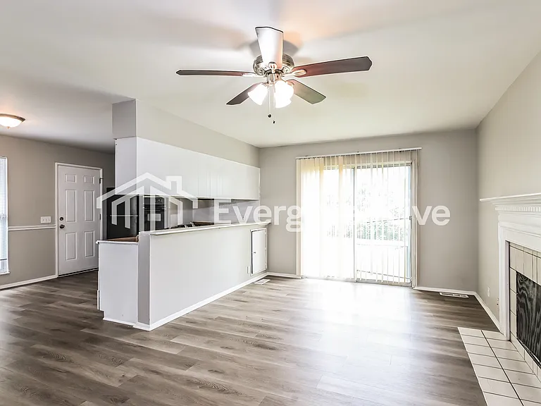 3425 Brookshire Dr — Photo 5