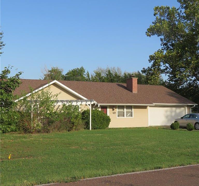 1st image of 119 Canary Ln