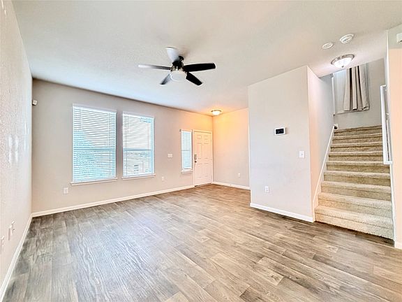 5th image of 10502 Fulton Ave