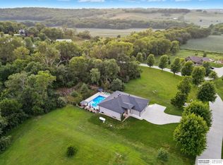 6063 Glen Oaks Dr, Fort Calhoun, NE 68023