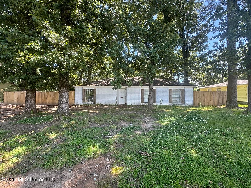 1st image of 721 McCluer Rd